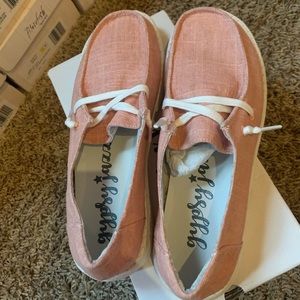 Gypsy Jazz Sneakers- 9